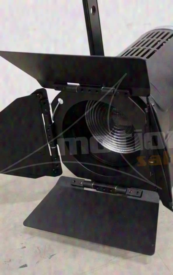 ELATION KL Fresnel 4" FC (4er- und 8er-Set im Case)