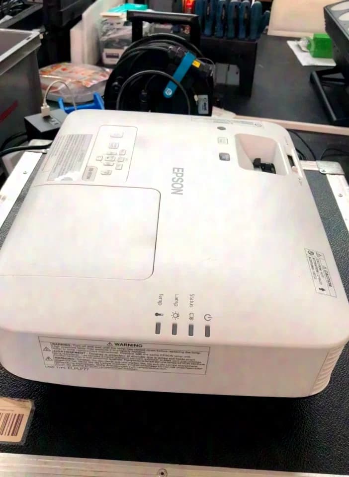 EPSON - EB-1970W - 5000Lumen - inkl. ProCase Koffer