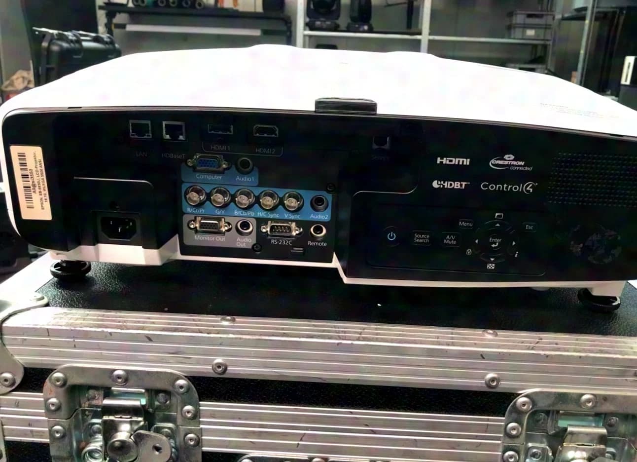 EPSON - EB-5530U - 3LCD, 5.500 Lumen Full-HD WUXGA Projektor - inkl. Case