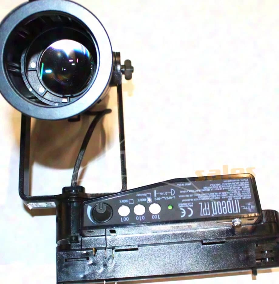 ETC Irideon FPZ Zoom, 4000 K, schwarz