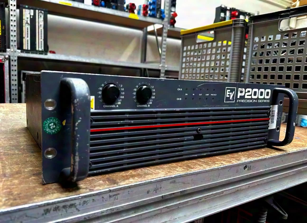 Electro Voice EV P2000 Endstufe