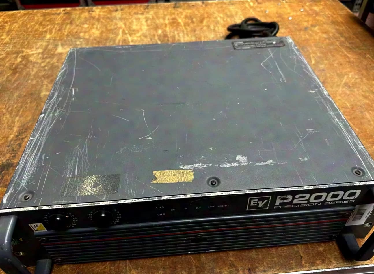 Electro Voice EV P2000 Endstufe