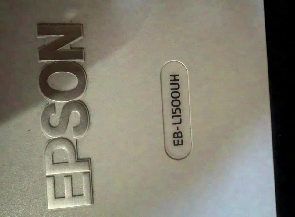 Epson EB-L1500UH
