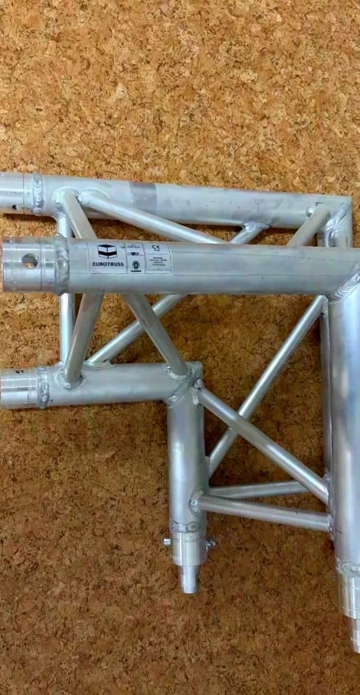 Eurotruss HD33 silber 90° Ecke