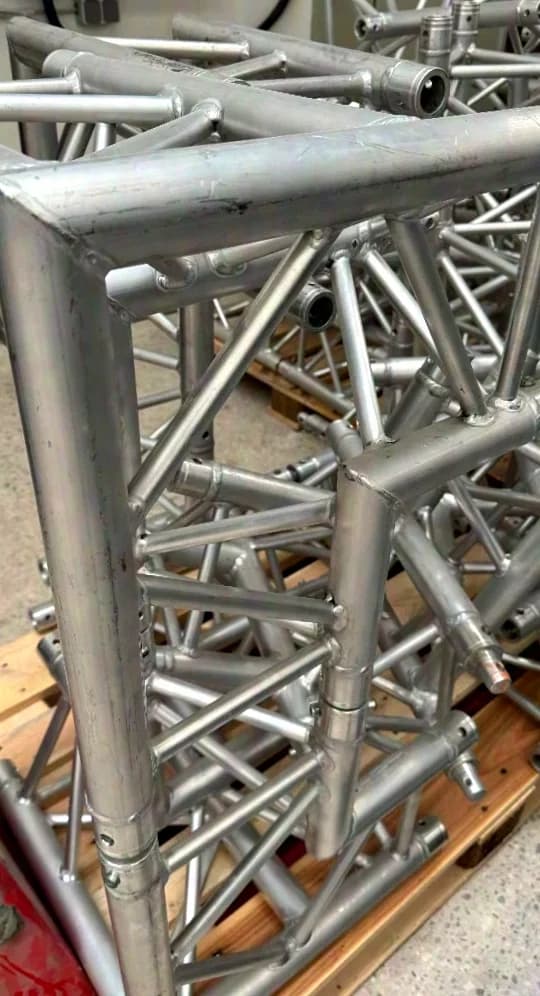 Expotruss X3K-30 T42 4-Weg T-Stück 3-Punkt-Traverse / Silber / Spitze unten