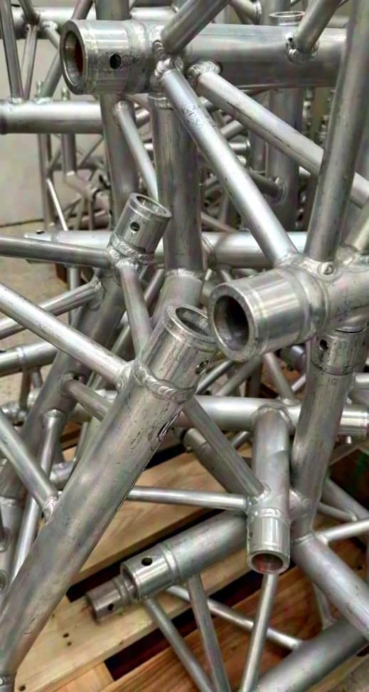 Expotruss X3K-30 T42 4-Weg T-Stück 3-Punkt-Traverse / Silber / Spitze unten