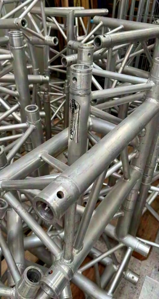 Expotruss X3K-30 T42 4-Weg T-Stück 3-Punkt-Traverse / Silber / Spitze unten