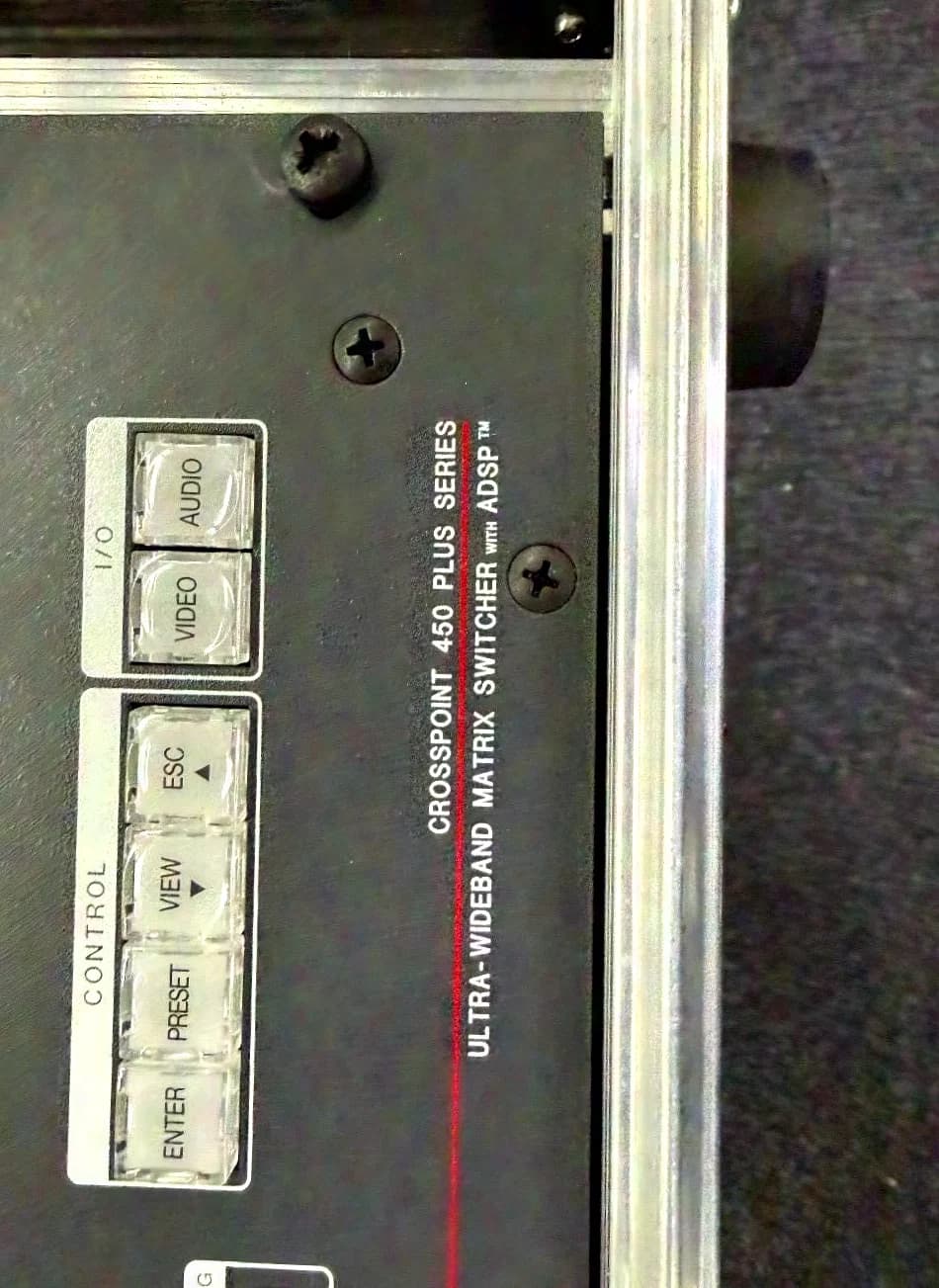 Extron Matrix Crosspoint 450 Plus Series - Ultra-Breitband-Matrixschalter mit integriertem ADSP-Gehäuse