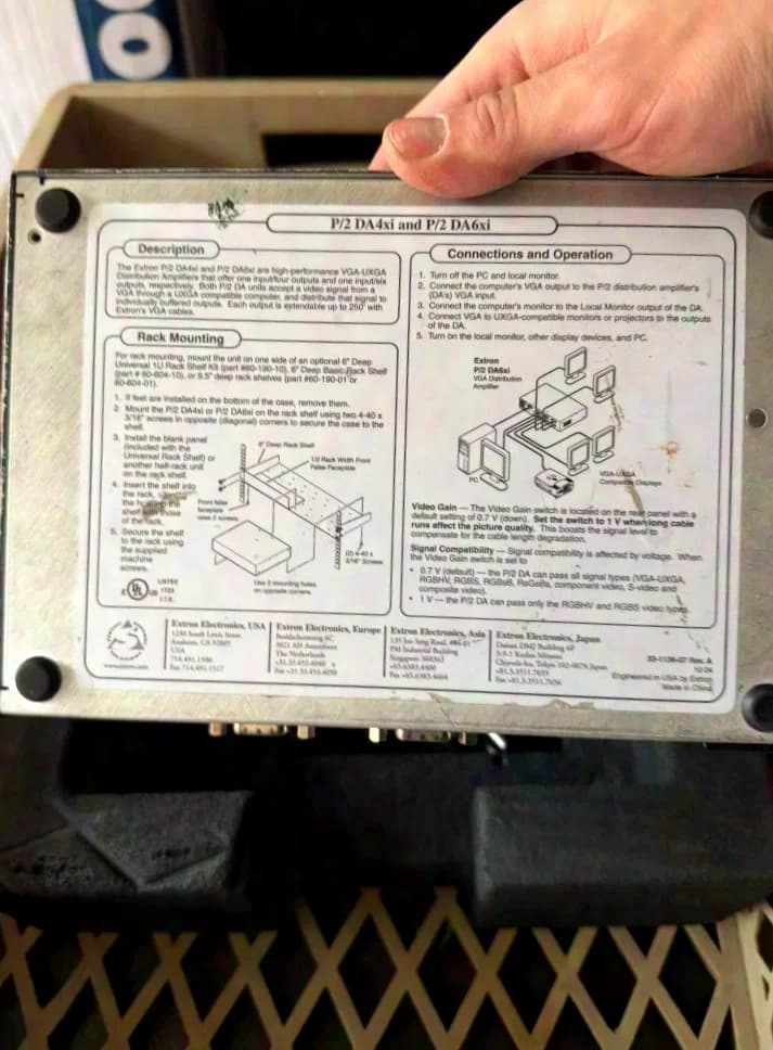 Extron VGA Splitter