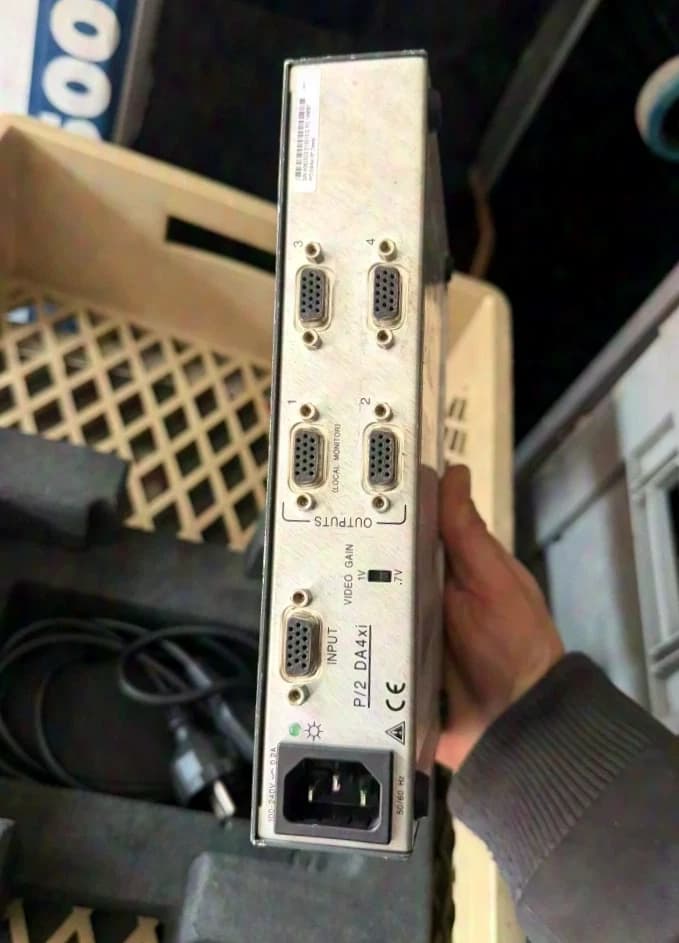 Extron VGA Splitter