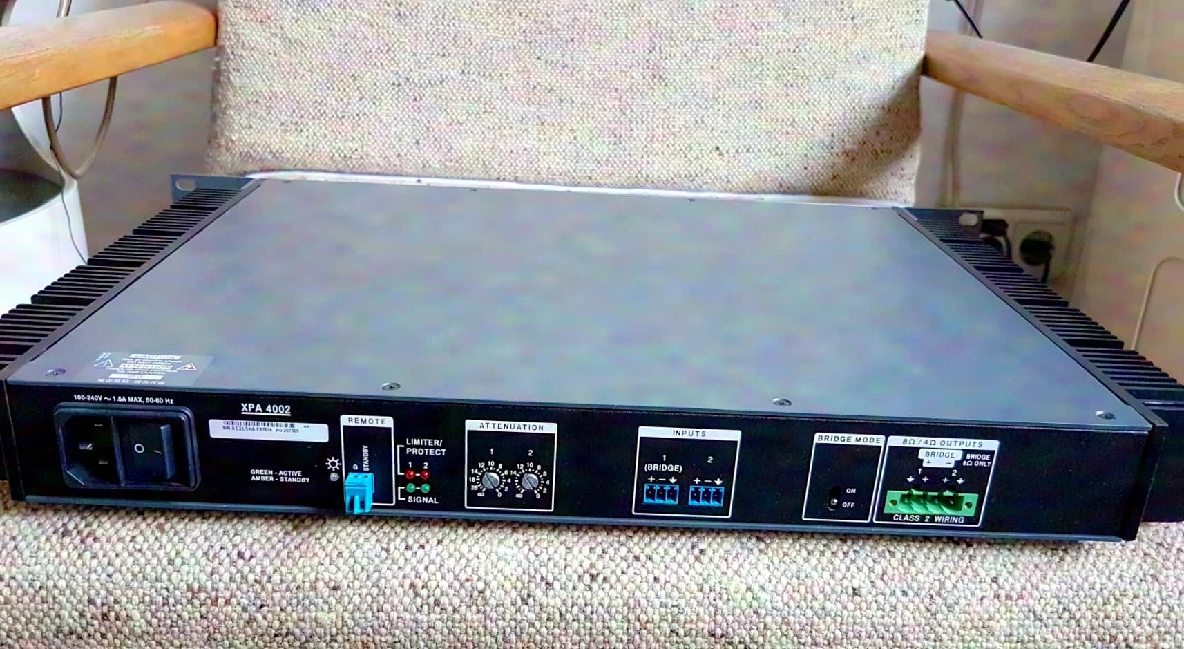 Extron XPA 4002 Endstufe, 1 HE, Lüfterlos, 2 x 400W RMS