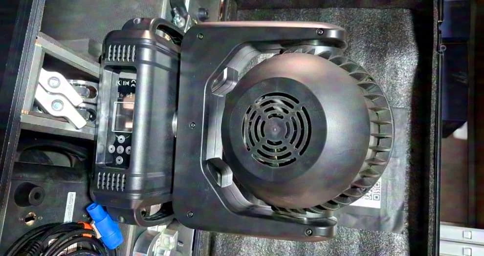 Flash Butrym Moving Head Wash 19x15W RGBW Zoom inkl. Case 4er Set