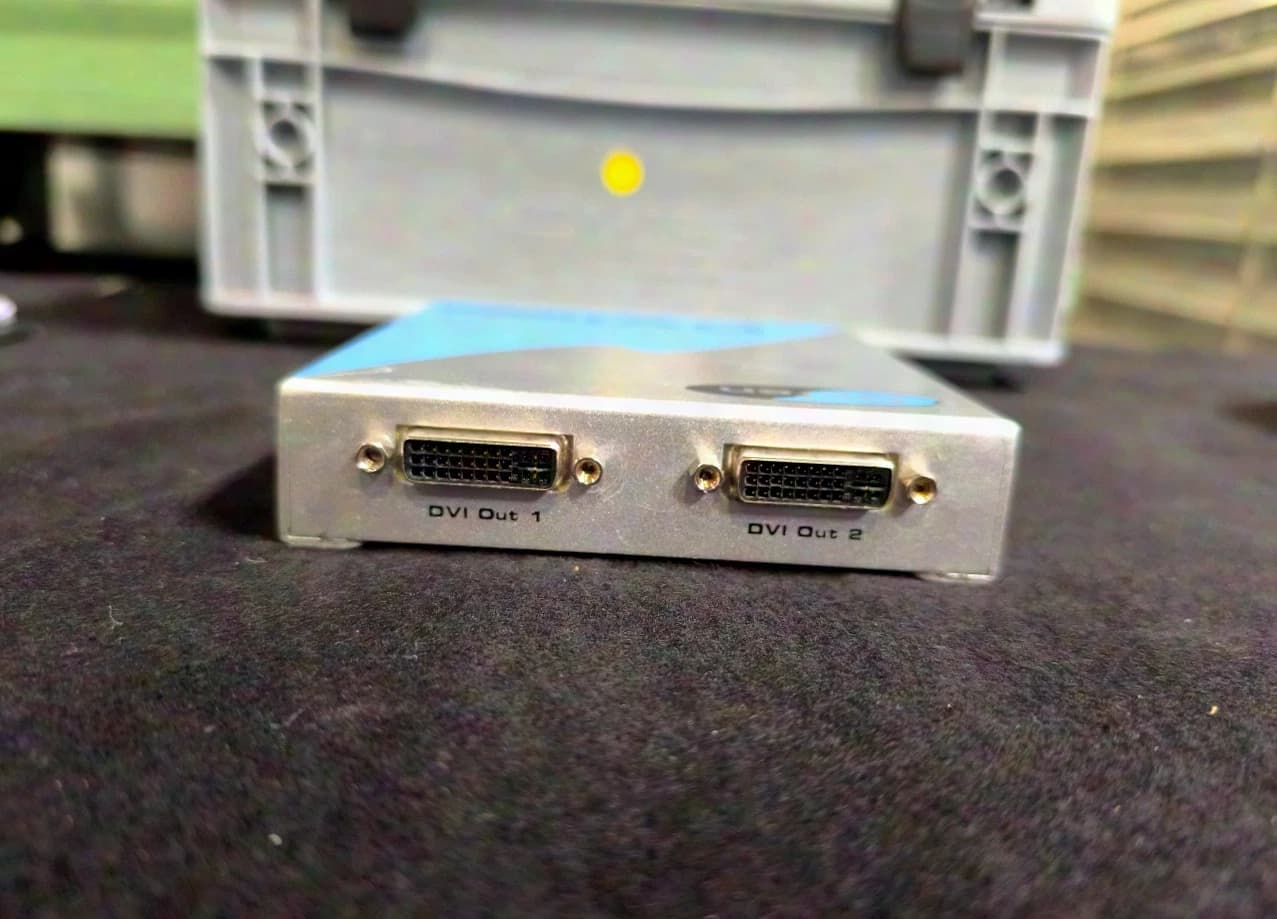 GEFEN DVI Verteiler 1->2 / Splitter