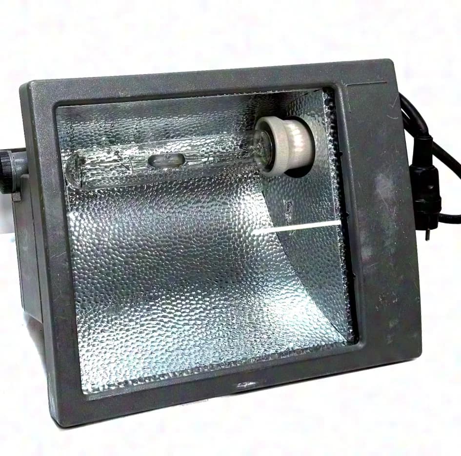 Gewiss | Titano Flutlichtstrahler 400W Weiß 4000K HQI asym.