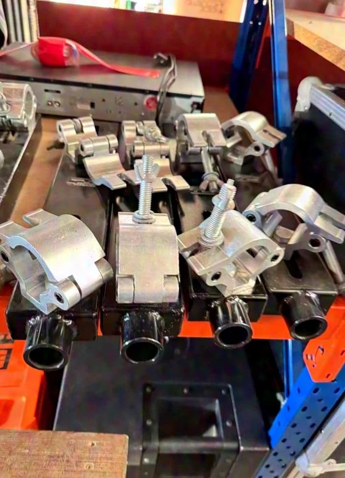 Gizmo Truss Adapter zum Fliegen und für Stative 2 Punkt Truss 4 Punkt Truss SET Vorhanden