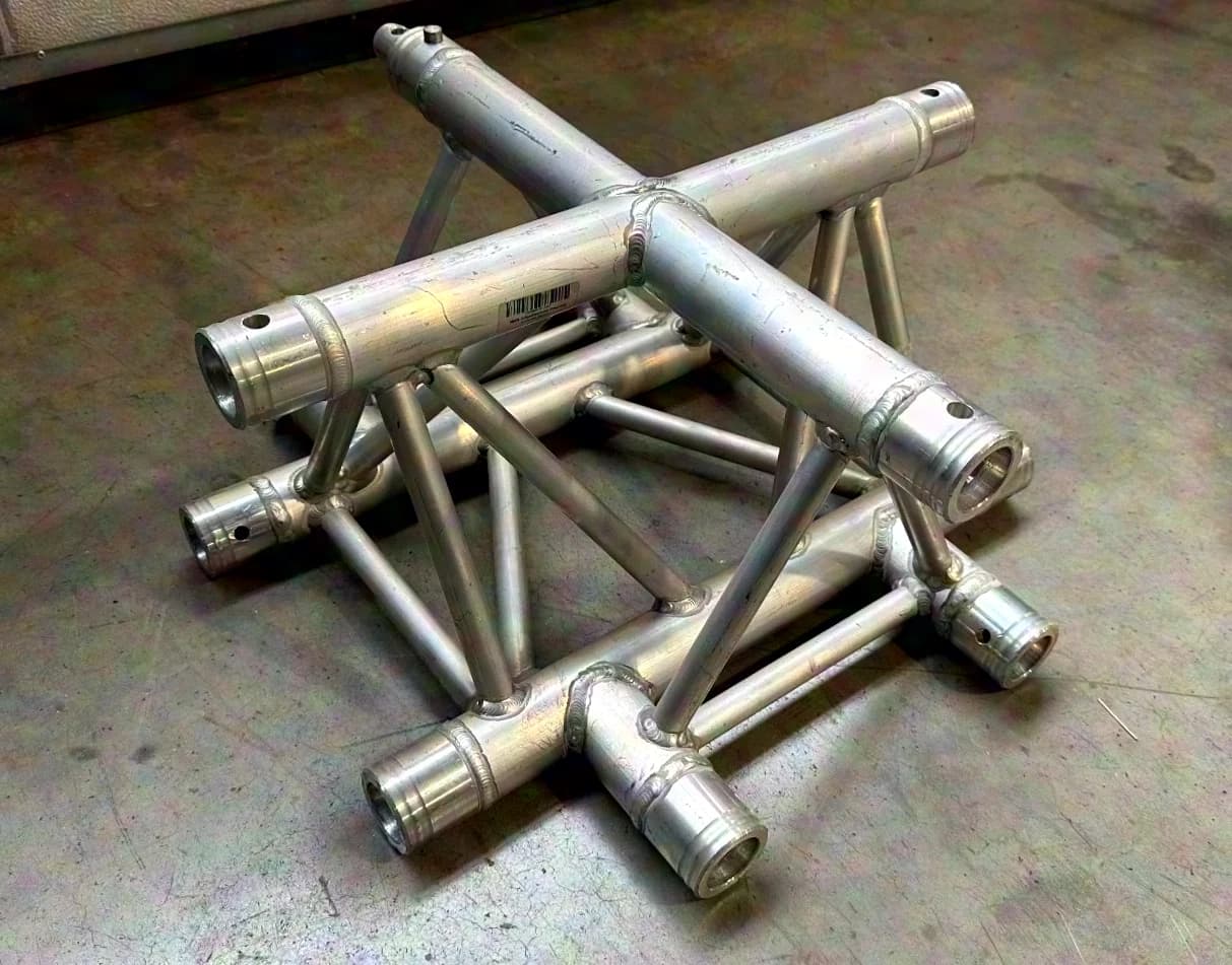 Global-, Euro- und Fix Truss, FD33 Dreipunkt-Traverse, Kreuzung