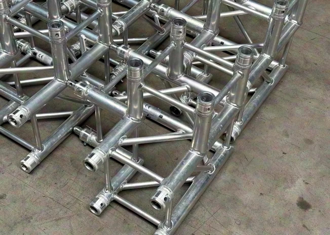 Global Truss F34 C30 Winkel 90° 3-Weg | 0,5m | Silber