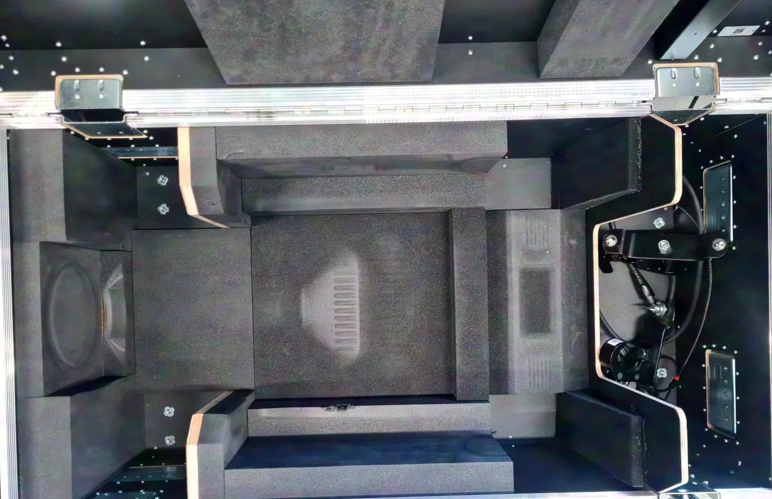 HIGH END SYSTEMS HES SolaFrame Theatre LED/CMY Multifunktionsscheinwerfer, konvektiosgekühlt!