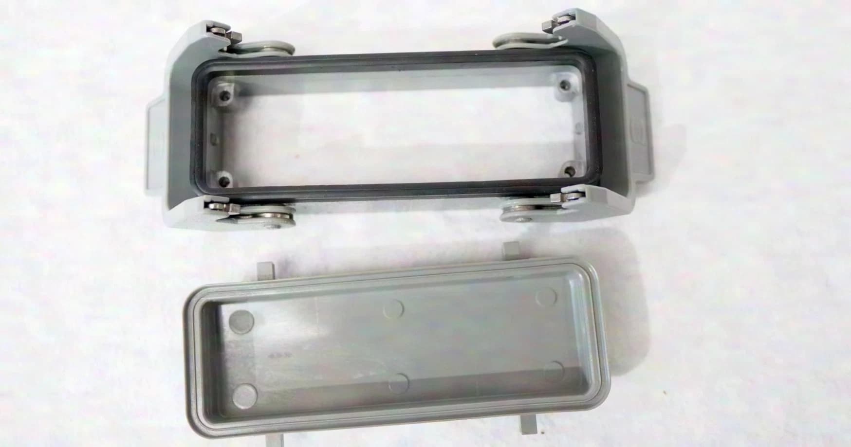 Harting Housing 24/64/108-polig m. Deckel (8er Set)