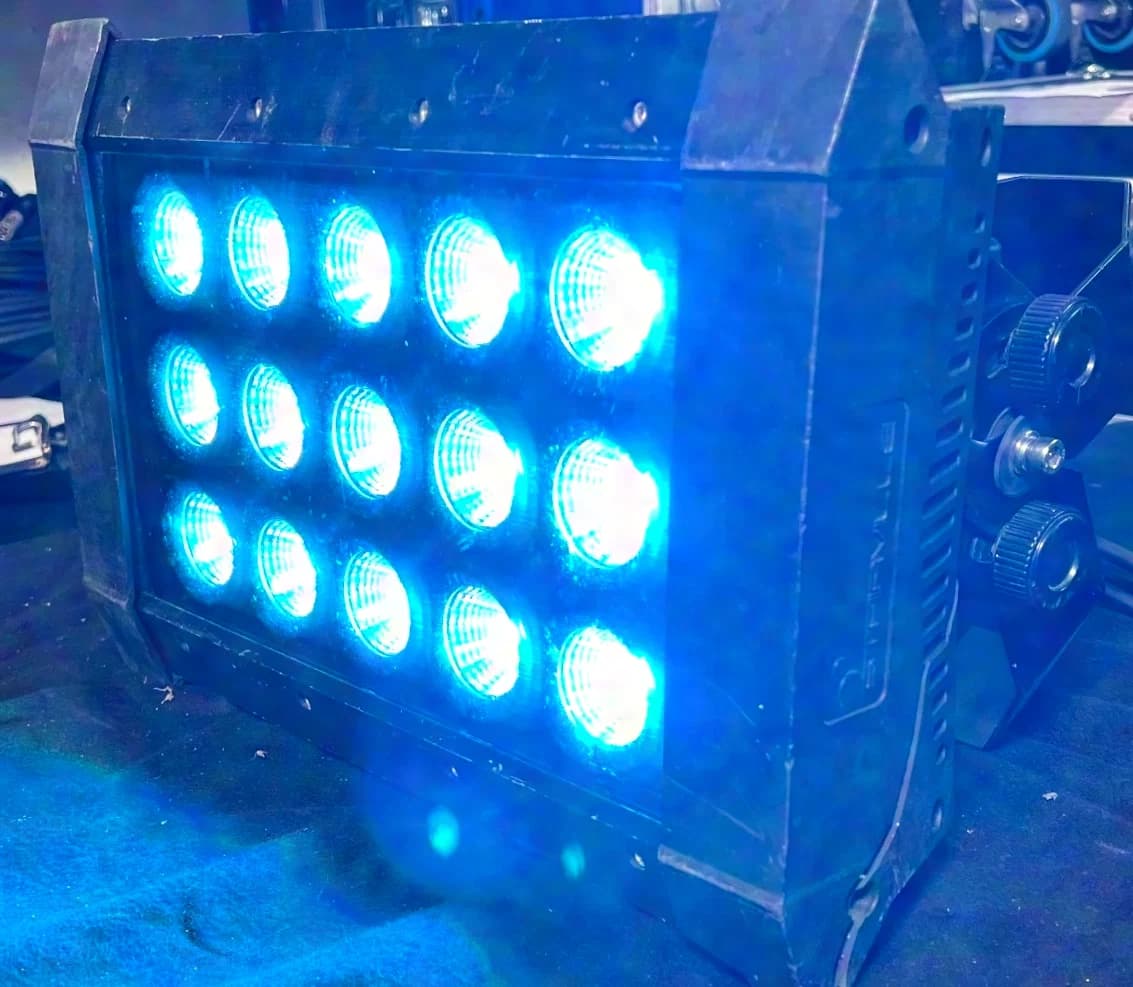 Ignition LED Colour Invader HP15 (IP65) + 2x 4er Tourcase