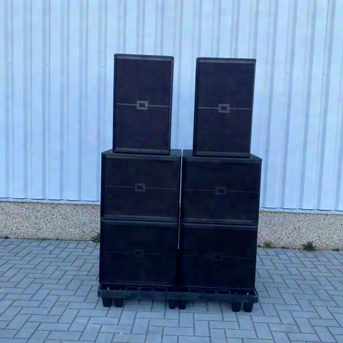 JBL Professional SRX715 (2) + SRX718S (4)