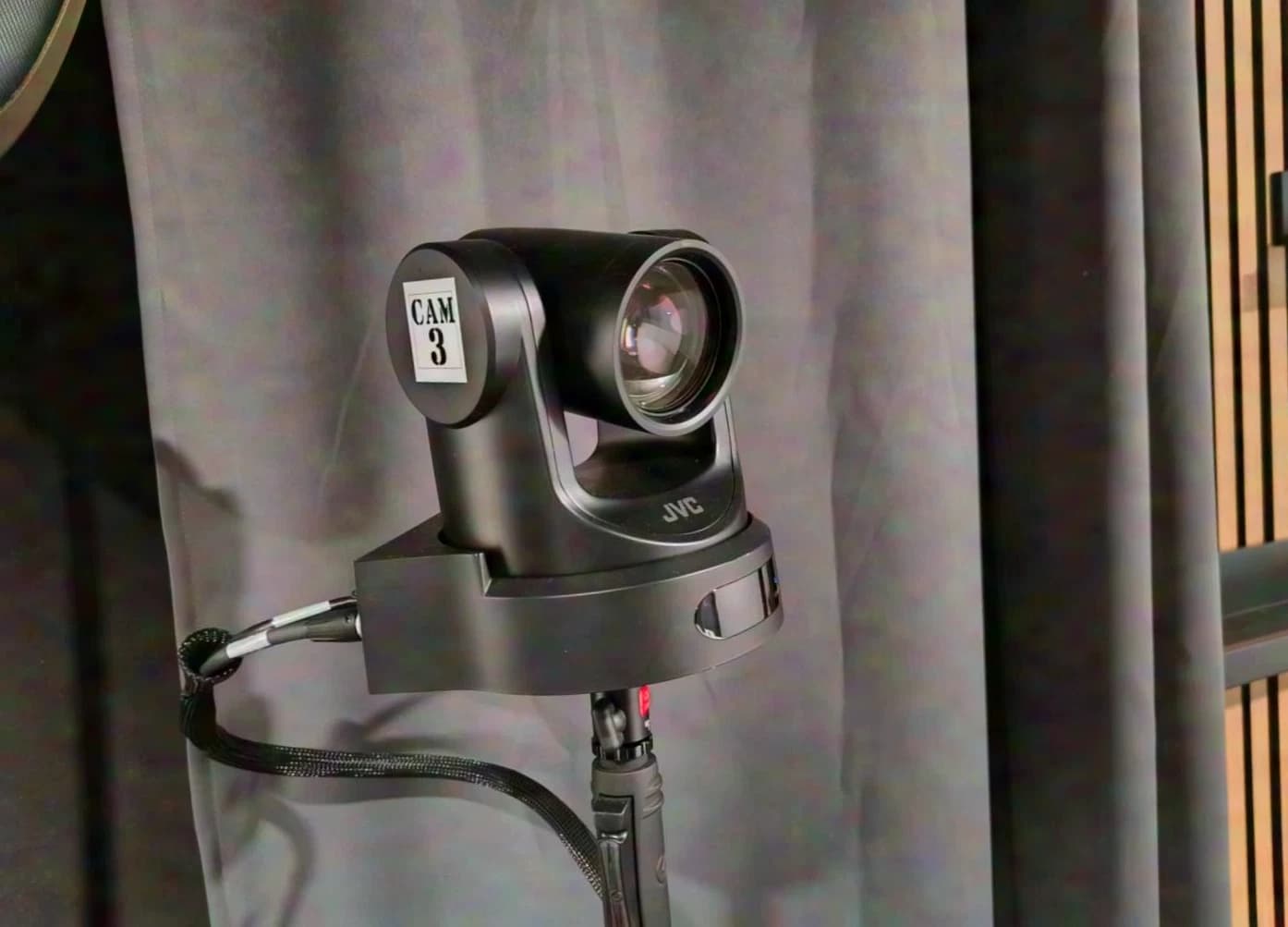 JVC - PTZ-Controller und 3-Kamera-Kit