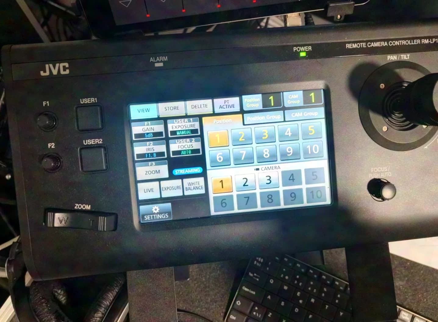 JVC - PTZ-Controller und 3-Kamera-Kit