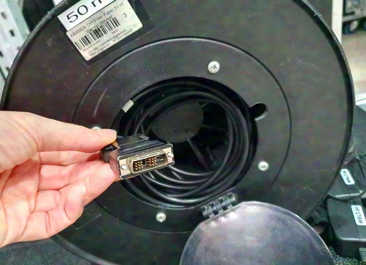 KRAMER DVI Fiber Kabel 50 m C-4FDM 164 Stecker/Stecker "rep. geklebt "folgende Nr. immer angeben: 9*"