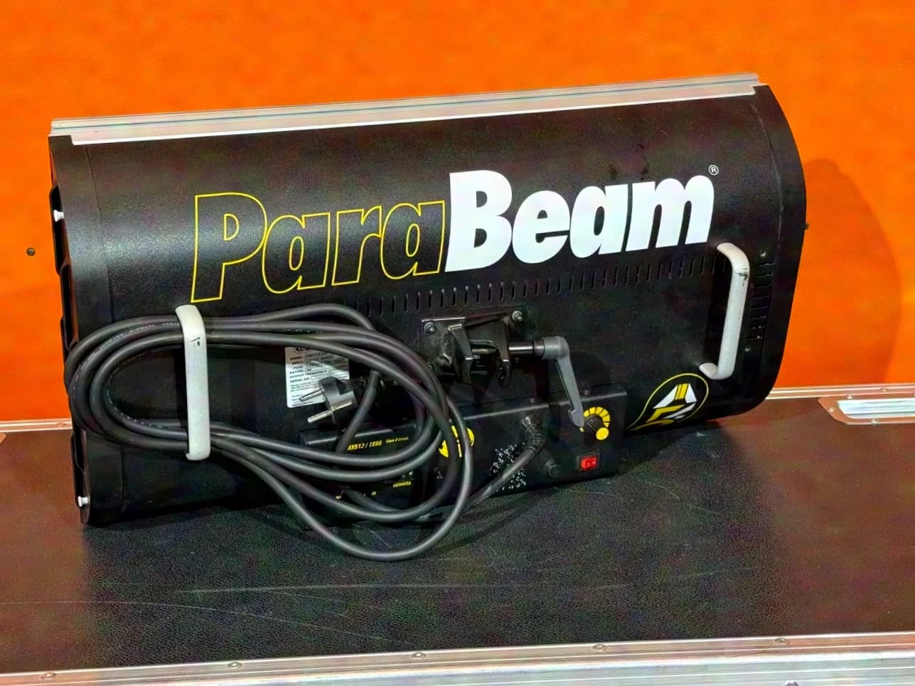 Kino Flo ParaBeam Par-210-230 C/Y/P DMX
