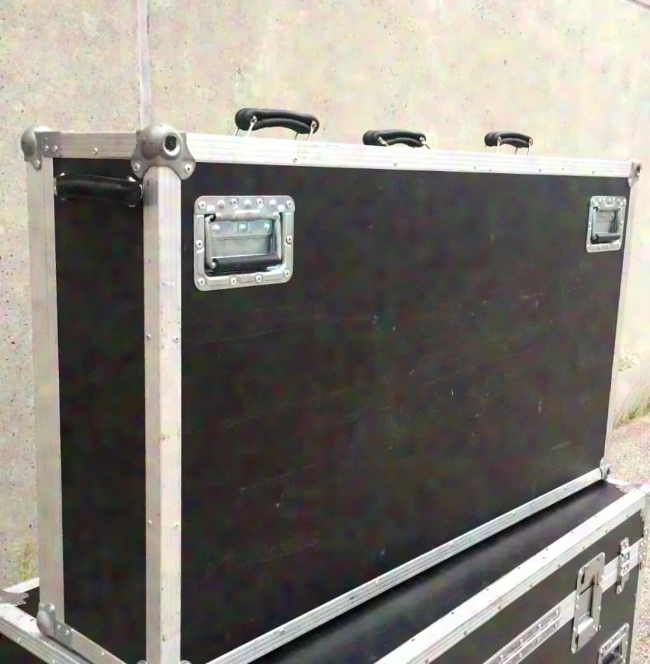 Koffer / Case 120cm x 65cm x 22-23cm