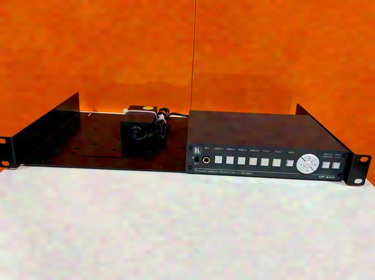 Kramer VP-440 HDMI & VGA Seamless Switcher mit HDMI & HDBaseT–Ausgang