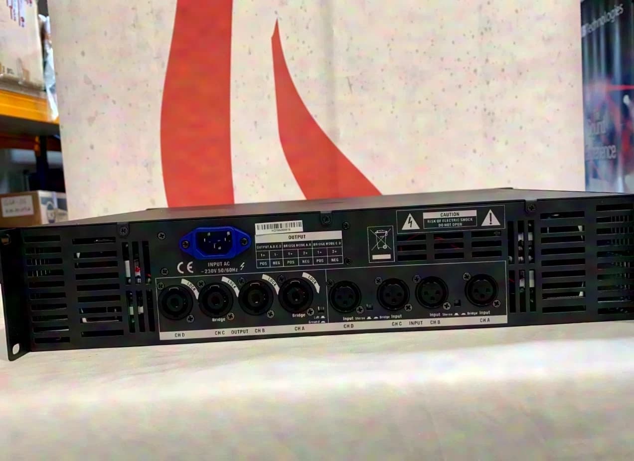 LD Systems DEEP2 4950 4-Kanal Endstufe 4 x 810W 4 Ohm B-Ware