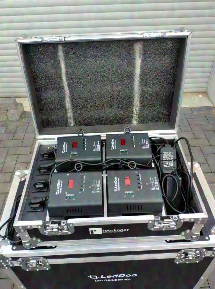 LEDDOO LED Akku Spot Trusslight RGBW PAR im Case DMX