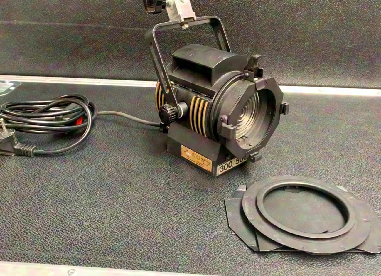 LTM Pepper 300/500W Stufenlinsenscheinwerfer, 90 Stück