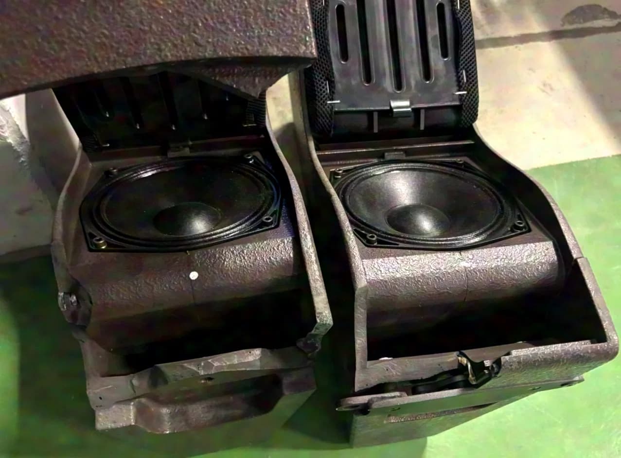 L-Acoustics Kiva 1 Gehäuse defekt