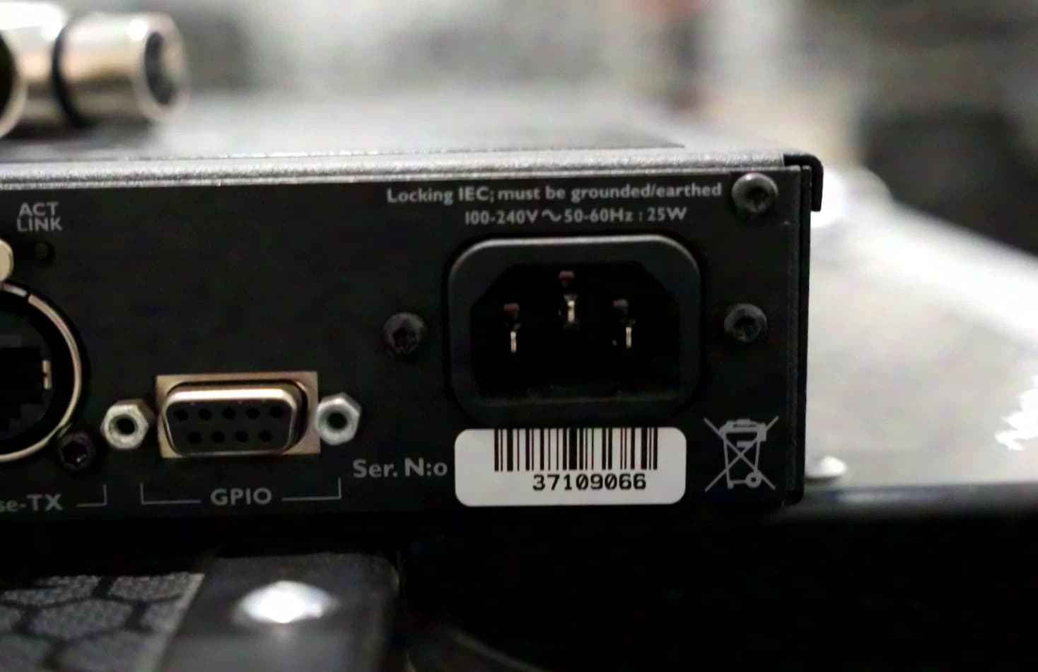 Lab Gruppen Lake LM 44 - Digitaler Audiosystemprozessor
