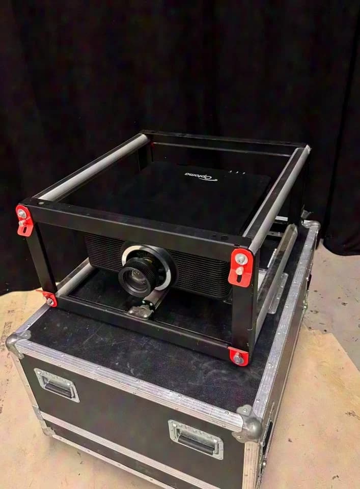 Laserbeamer 6000ANSI Lumen FullHD Optoma ZU650 inkl. Optik + Case