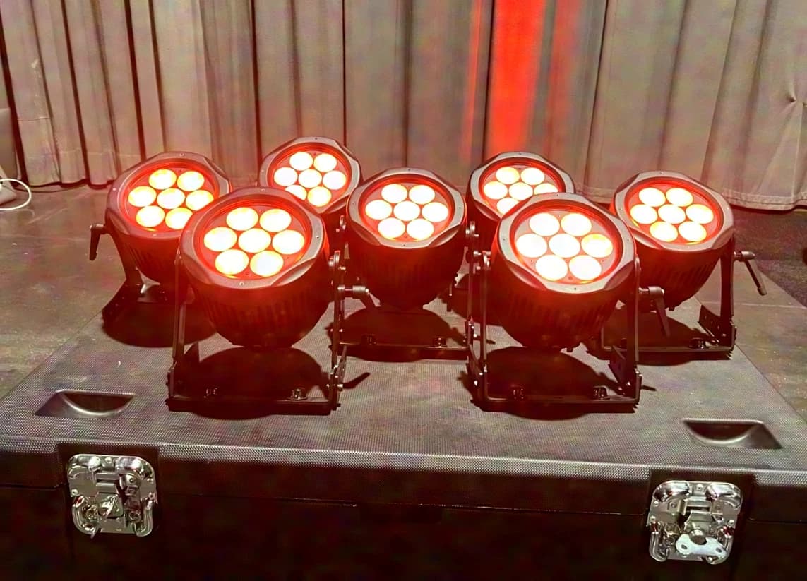 Lexvision LV7 Akku Scheinwerfer inkl. W-DMX, IR Fernbedienung, Notbeleuchtungsfunktion, 20H Akkulaufzeit LED Par