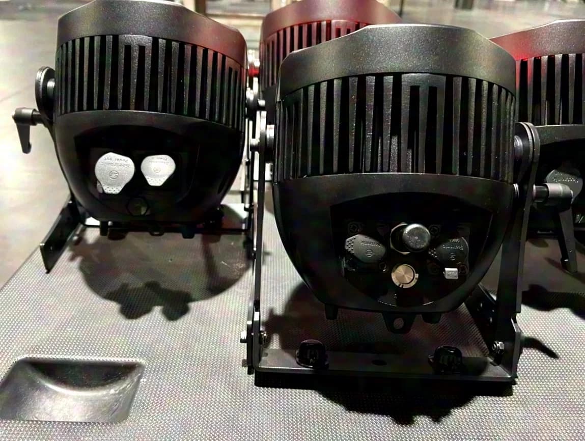 Lexvision LV7 Akku Scheinwerfer inkl. W-DMX, IR Fernbedienung, Notbeleuchtungsfunktion, 20H Akkulaufzeit LED Par