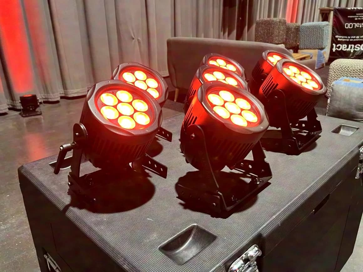 Lexvision LV7 Akku Scheinwerfer inkl. W-DMX, IR Fernbedienung, Notbeleuchtungsfunktion, 20H Akkulaufzeit LED Par
