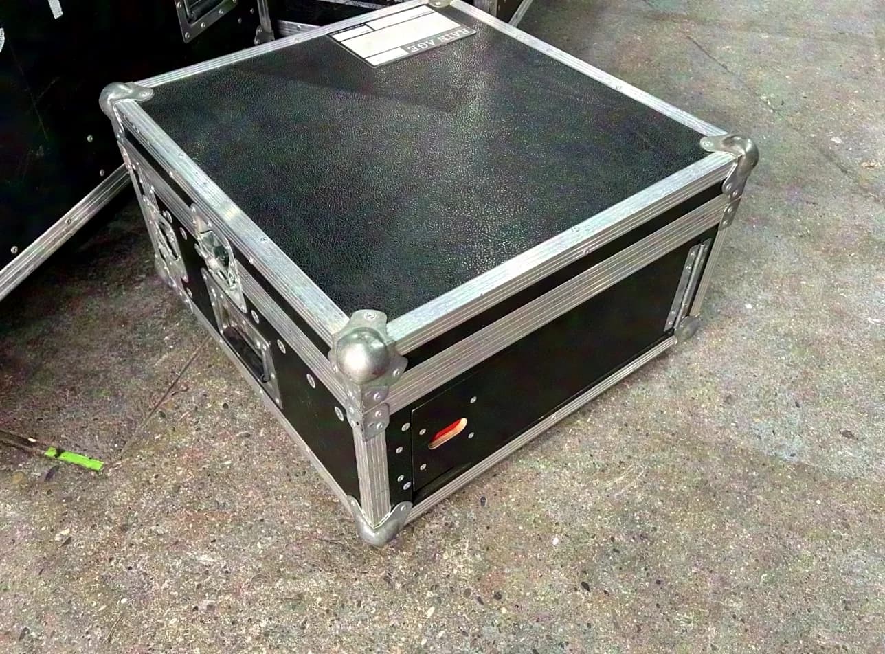 ML Case L- Rack 4 + 10HE mit Serviceklappe hinten