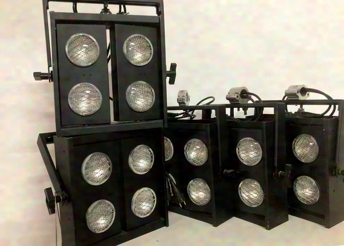 Major 4-lite Cluster Blinder
