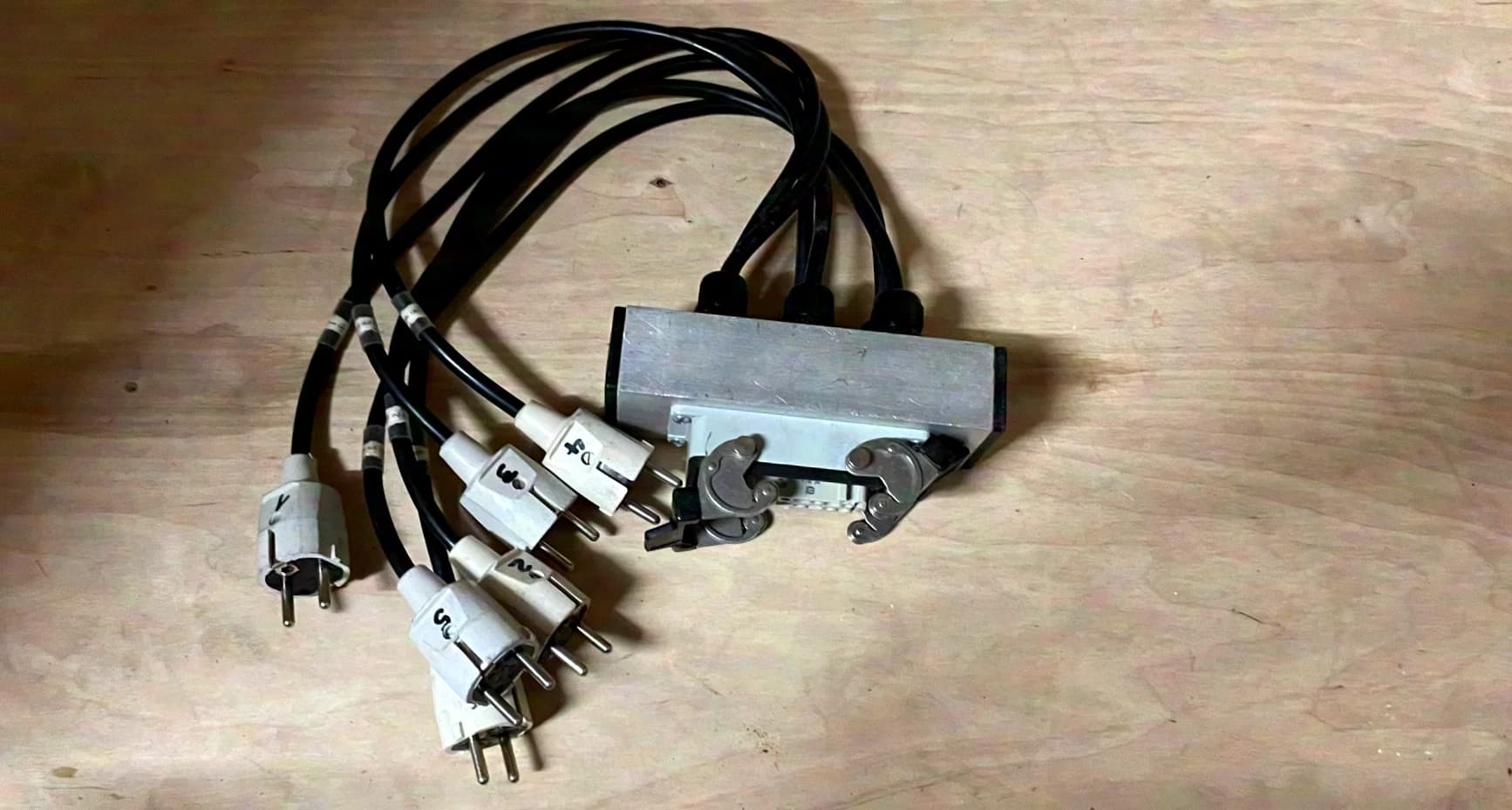 Major HAN16 Plugbox Spuki und Adapter