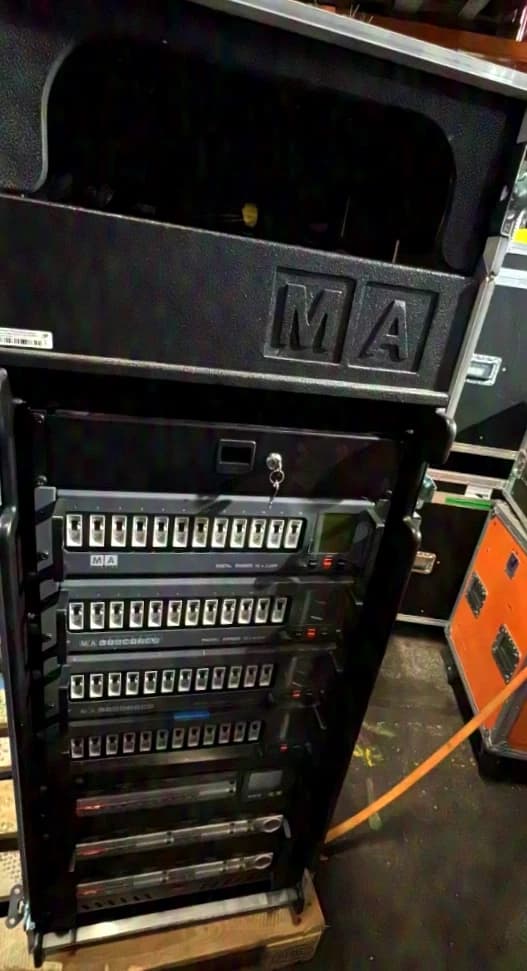 Major, MA Lightning, Amptown 48-Kanal Dimmerschrank PL400A Powerlock Verteilung, Hotpatchfeld