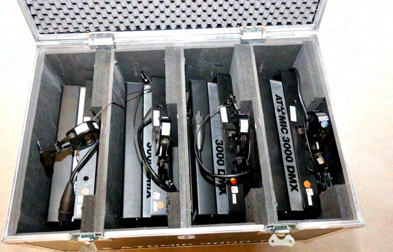 Martin Atomic 3000 DMX optional im 1-fach Case oder im 4-fach Case