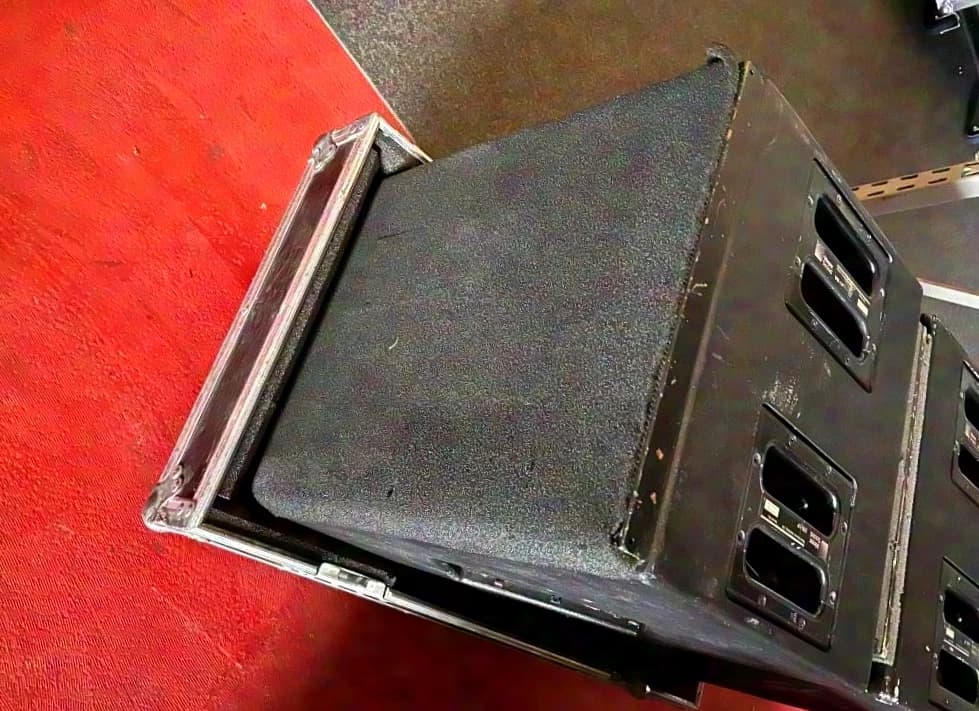 Meyer Sound UM-1P selfpowered fullrange Speaker