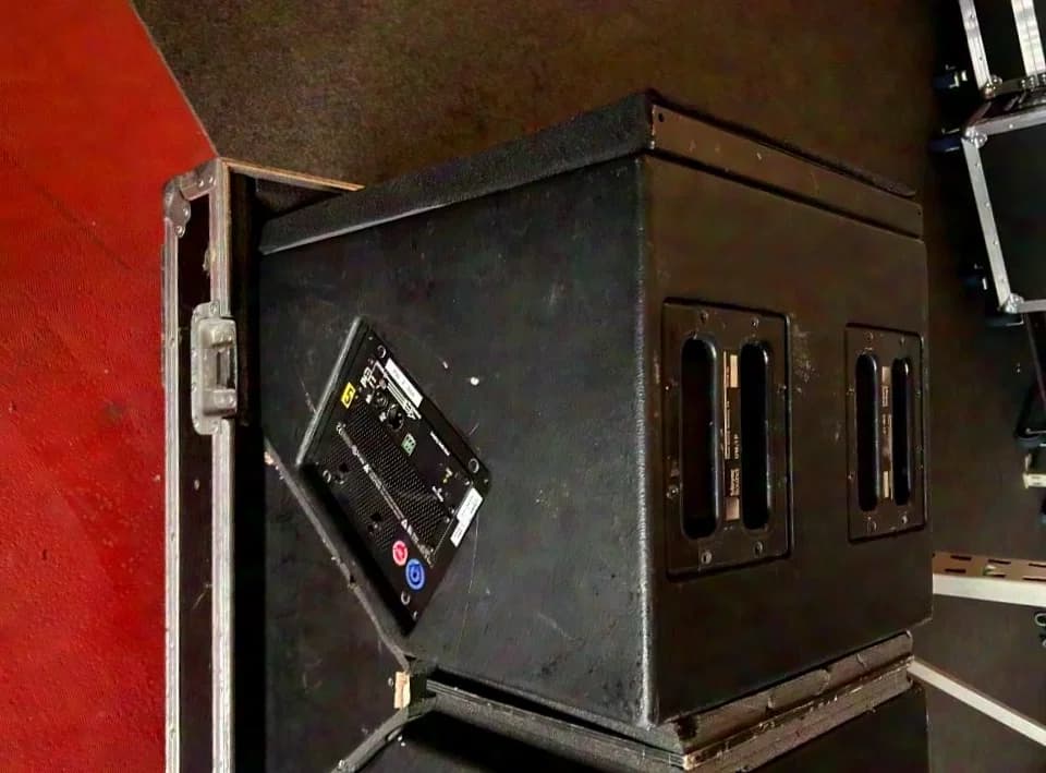 Meyer Sound UM-1P selfpowered fullrange Speaker