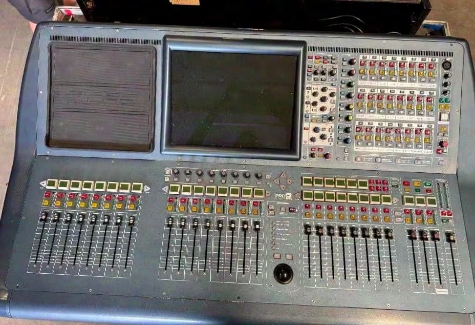 Midas Pro2 Digital Audio Mixer im Flightcase In ausgezeichnetem Zustand.