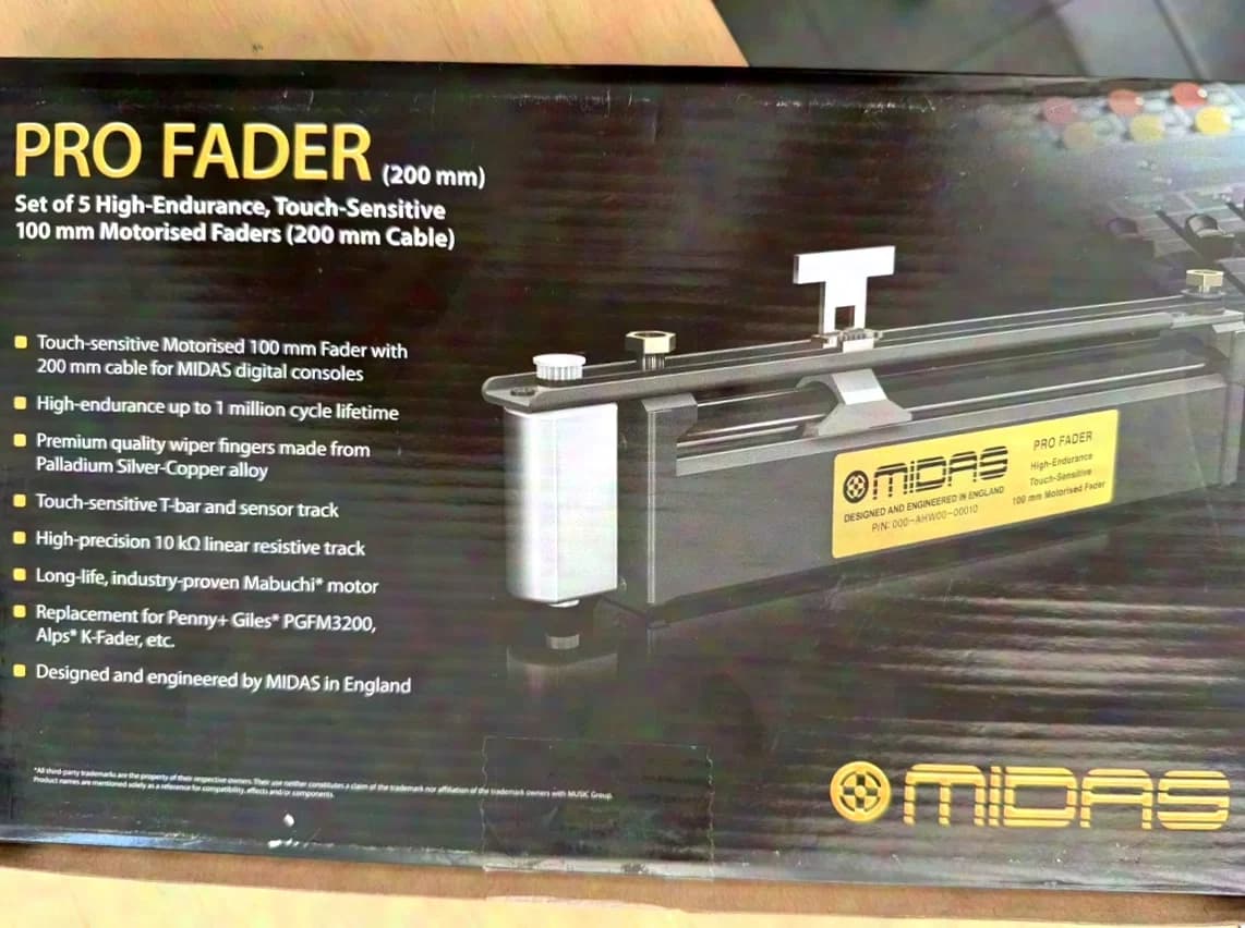 Midas Pro series Set aus 3 hochbelastbaren, berührungsempfindlichen motorisierten 100-mm-Fadern (200-mm-Kabel)