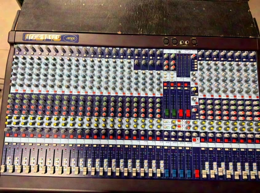 Midas Venice 320 Mischpult + Tourcase
